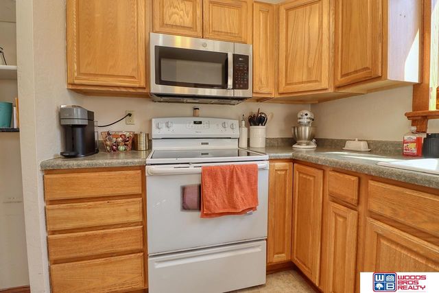 2924 S 13th Street, Lincoln, NE 68502