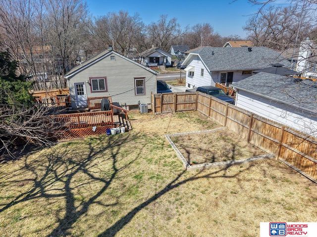 2924 S 13th Street, Lincoln, NE 68502