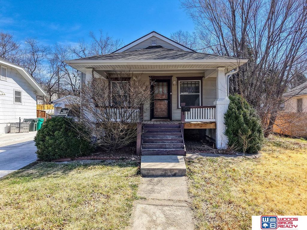 2924 S 13th Street, Lincoln, NE 68502
