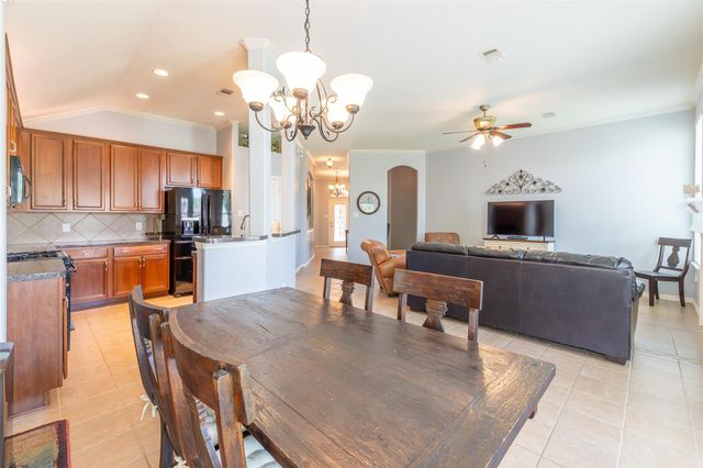 711 Levi Bend, Magnolia, TX 77354