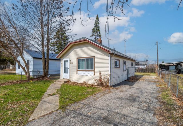 1377 Allen Street, Burton, MI 48529