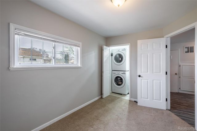 1377 Allen Street, Burton, MI 48529