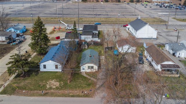 1377 Allen Street, Burton, MI 48529