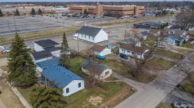 1377 Allen Street, Burton, MI 48529