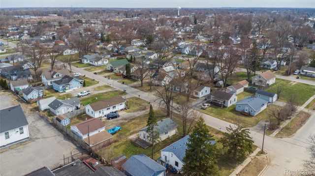 1377 Allen Street, Burton, MI 48529