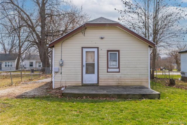 1377 Allen Street, Burton, MI 48529