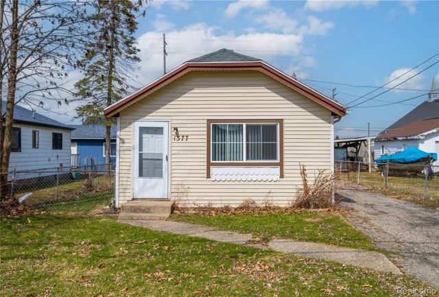 1377 Allen Street, Burton, MI 48529