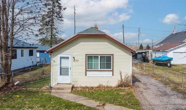 1377 Allen Street, Burton, MI 48529