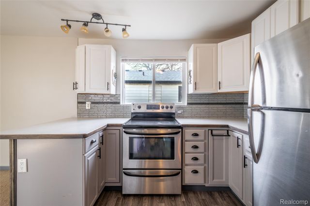 1377 Allen Street, Burton, MI 48529