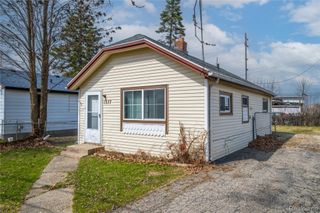 1377 Allen Street, Burton, MI 48529