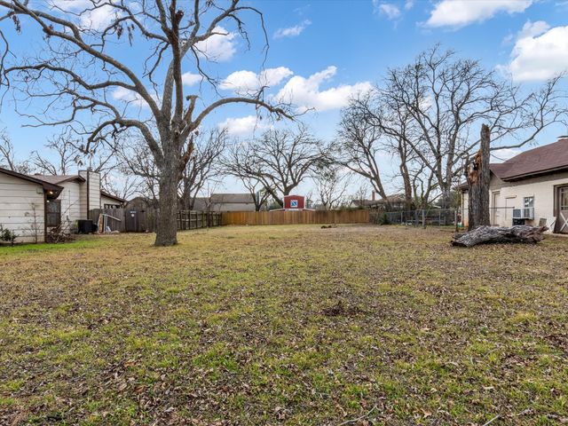 1111 N Douglas Avenue Lot 2, Cleburne, TX 76033