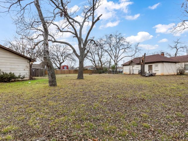1111 N Douglas Avenue Lot 2, Cleburne, TX 76033