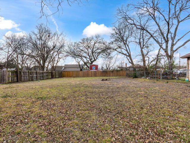 1111 N Douglas Avenue Lot 2, Cleburne, TX 76033