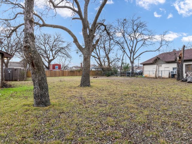1111 N Douglas Avenue Lot 2, Cleburne, TX 76033