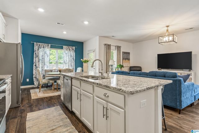 4623 ROSSER FARMS PARKWAY, Bessemer, AL 35022