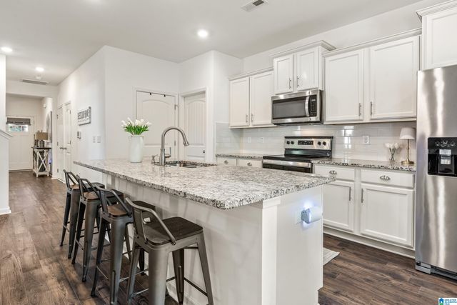 4623 ROSSER FARMS PARKWAY, Bessemer, AL 35022