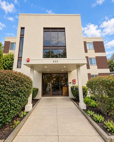 245 Lafayette St 2D, Salem, MA 01970