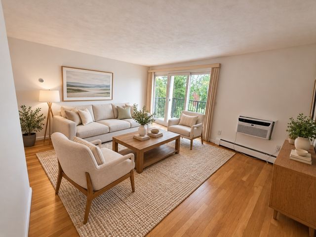 245 Lafayette St 2D, Salem, MA 01970