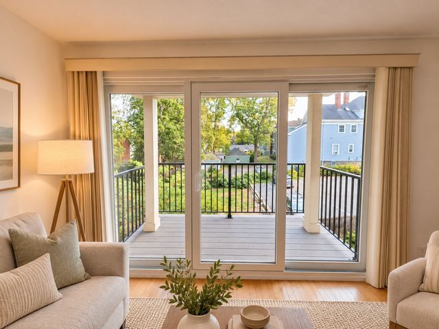 245 Lafayette St 2D, Salem, MA 01970