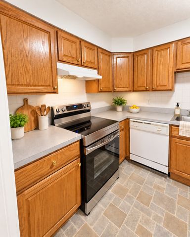 245 Lafayette St 2D, Salem, MA 01970