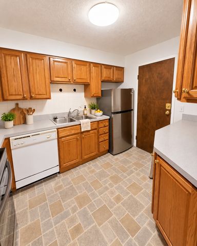 245 Lafayette St 2D, Salem, MA 01970