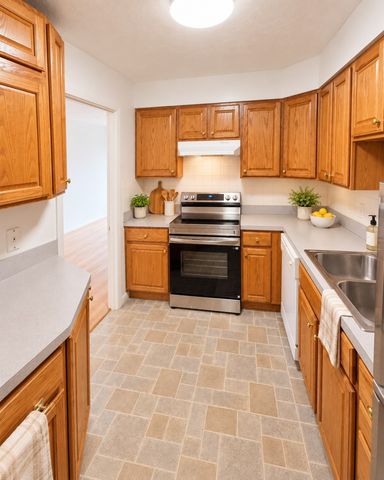 245 Lafayette St 2D, Salem, MA 01970