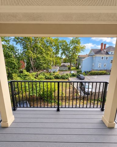 245 Lafayette St 2D, Salem, MA 01970