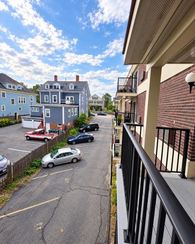 245 Lafayette St 2D, Salem, MA 01970