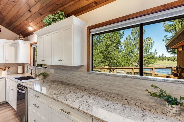 32841 River Bend Road, Chiloquin, OR 97624