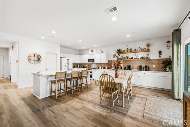 38235 Etienne, Palmdale, CA 93552