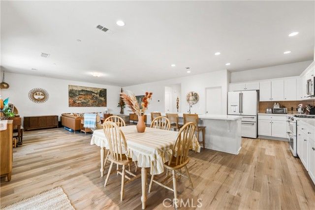 38235 Etienne, Palmdale, CA 93552