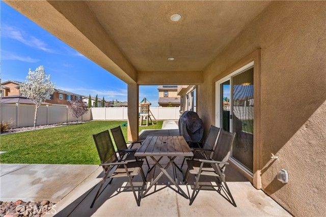 38235 Etienne, Palmdale, CA 93552