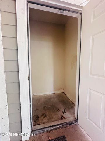 10000 GATE Parkway N 1711, Jacksonville, FL 32246