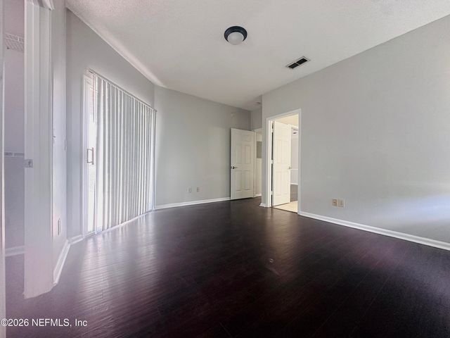 10000 GATE Parkway N 1711, Jacksonville, FL 32246