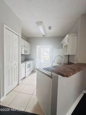 10000 GATE Parkway N 1711, Jacksonville, FL 32246