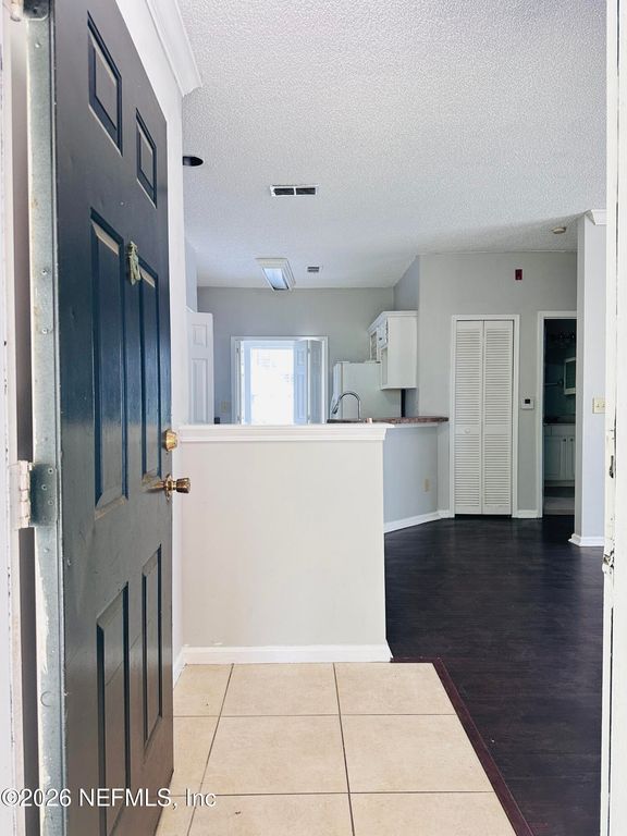 10000 GATE Parkway N 1711, Jacksonville, FL 32246