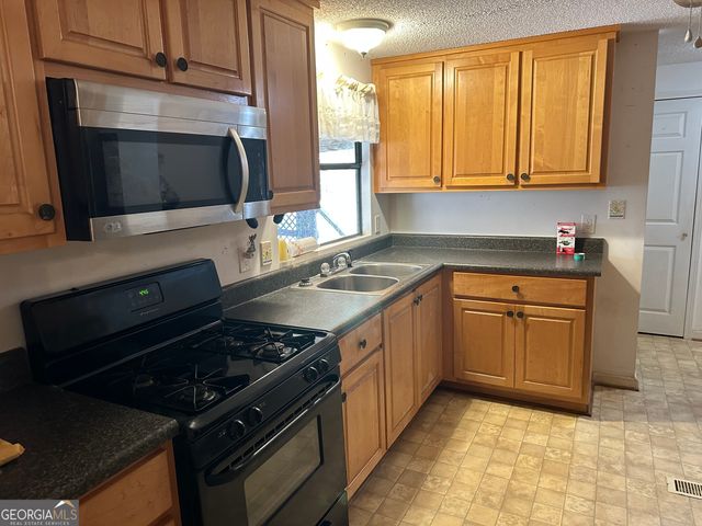 362 Old Macon Road, Gray, GA 31032