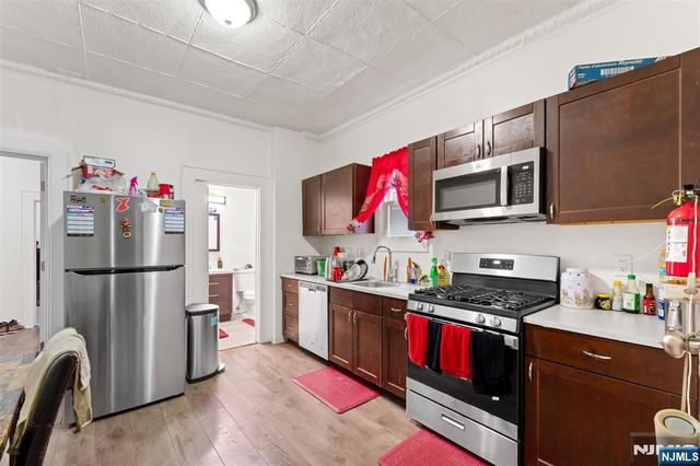 92 S Devine Street, Newark, NJ 07106