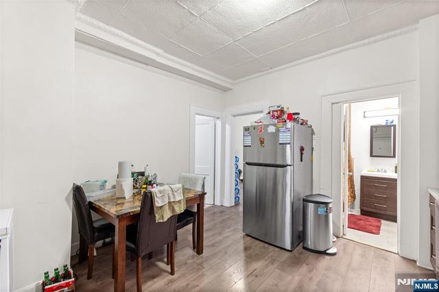 92 S Devine Street, Newark, NJ 07106