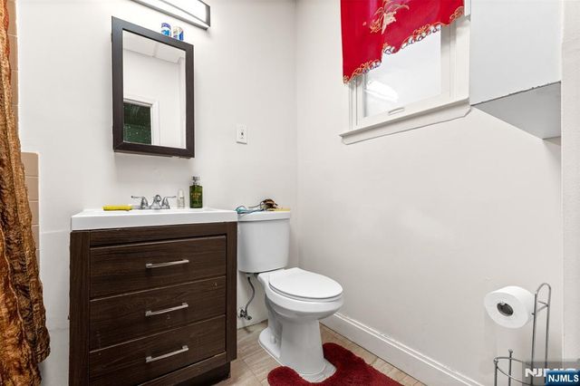 92 S Devine Street, Newark, NJ 07106