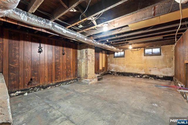 92 S Devine Street, Newark, NJ 07106