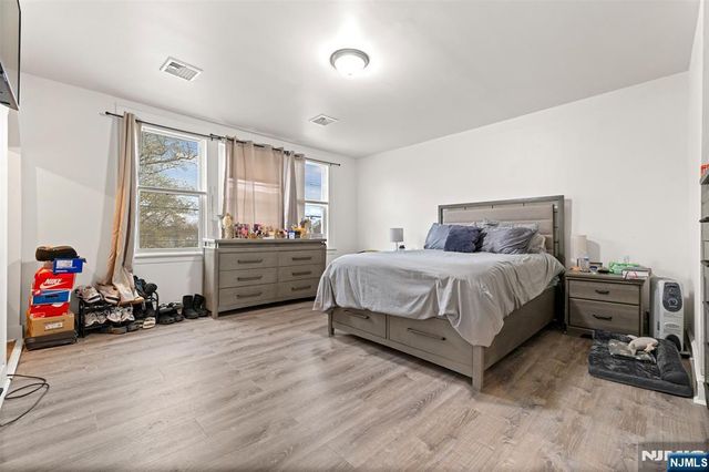 92 S Devine Street, Newark, NJ 07106