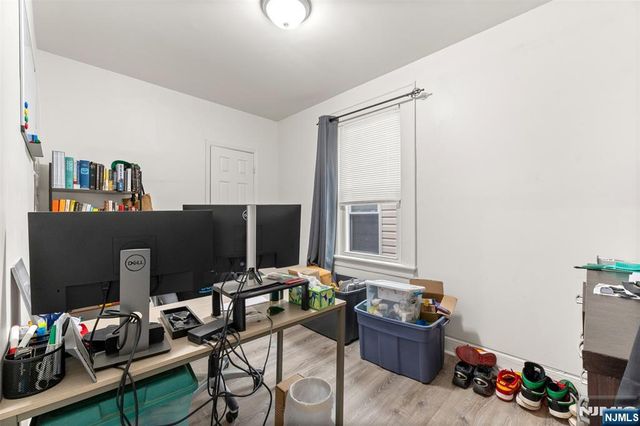 92 S Devine Street, Newark, NJ 07106