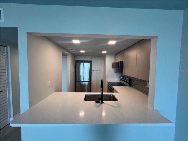 6104 PALMA DEL MAR BOULEVARD S 607, St Petersburg, FL 33715