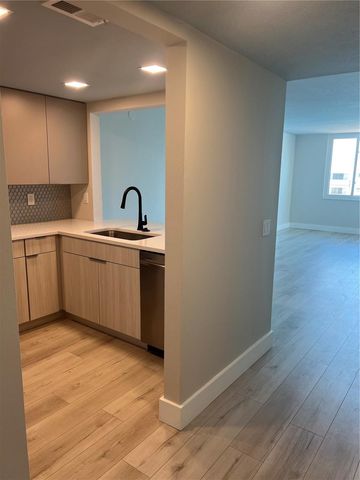 6104 PALMA DEL MAR BOULEVARD S 607, St Petersburg, FL 33715