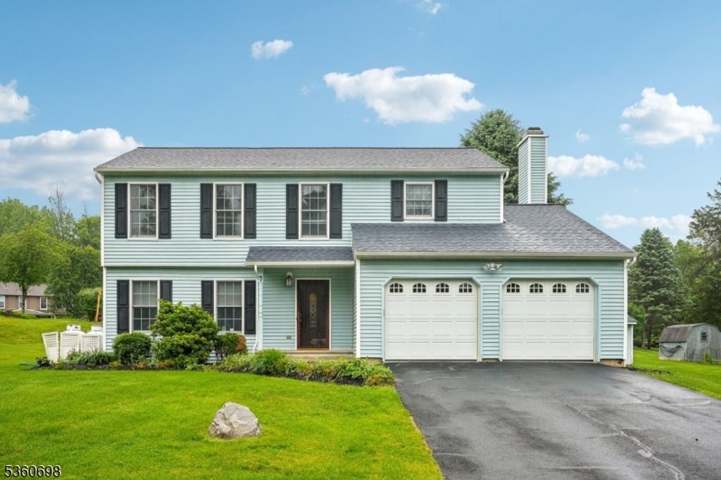 7 Michael Ct, Green Twp., NJ 07860