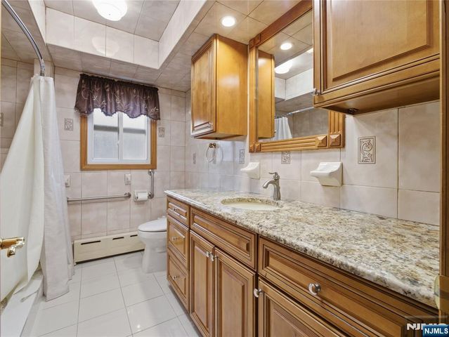 96 Lower Notch, Little Falls, NJ 07424