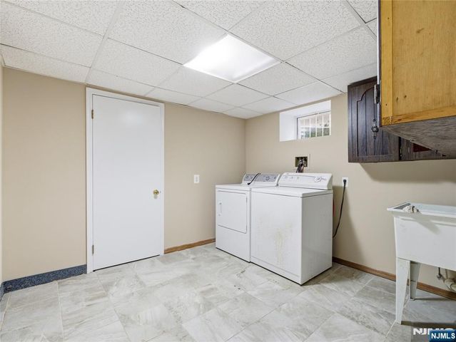 96 Lower Notch, Little Falls, NJ 07424
