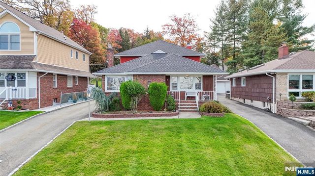96 Lower Notch, Little Falls, NJ 07424