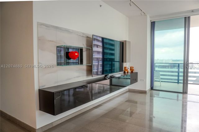 88 SW 7 2112, Miami, FL 33130